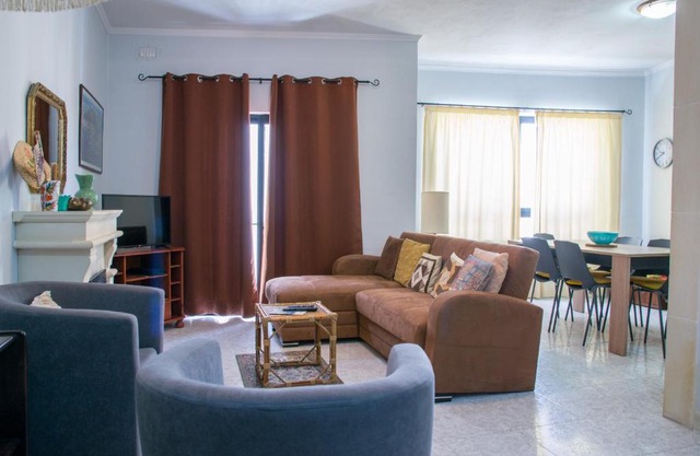 First Floor Corner Apartment Close to the Promenade TBAN1-1