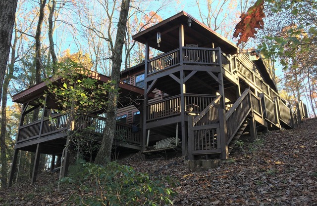 Fishing Bear Cabin- 135/per nite IF 2 people only: SEE Description/rates