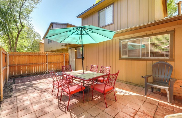 Flagstaff Townhome w/Grill ~ 3 Mi to Downtown!