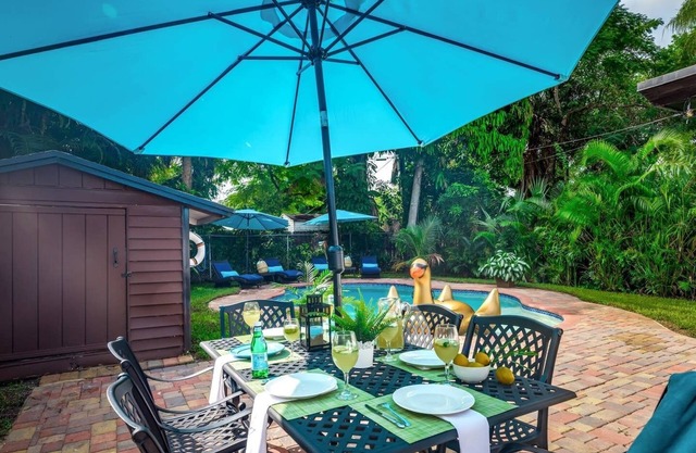 ⭐Flamingo Park ⭐Pool I Playground I Close to Beach I Walk to Restaurants