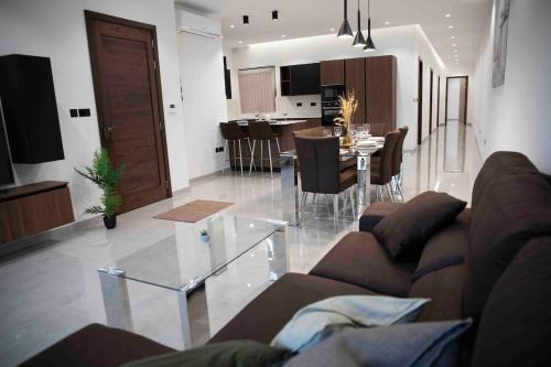 Flat 3, nearby Beaches & Countryside, with Terrace