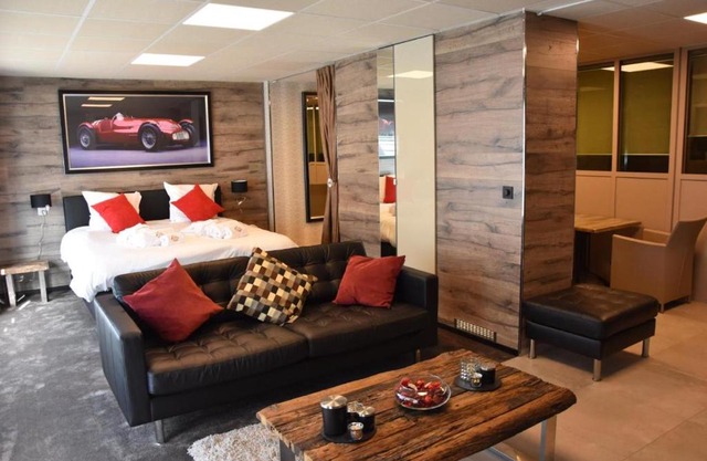 Flat 40 by Malmedreams