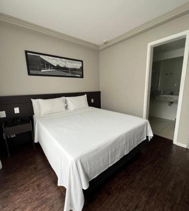 FLAT COMPLETO PAMPULHA 550m MINEIRÃO