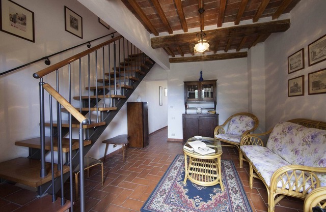 Flat in a winery in Montespertoli,A/C,Wi-Fi, swimming pool,children friendly,Oli