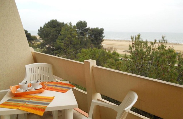 Flat with terrace near the beach - Beahost