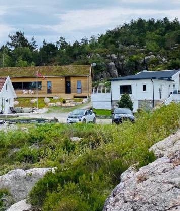 Flott hytte på Bersagel nær sjø