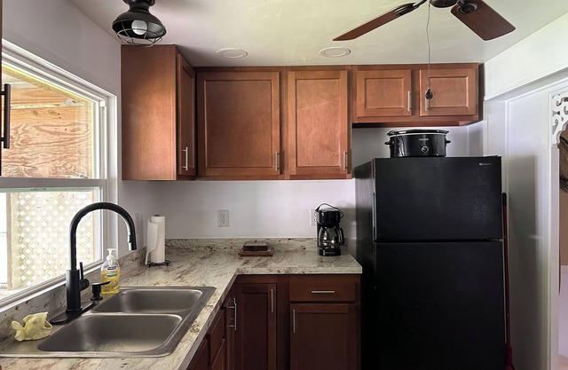 Fogarty Hideaway - Dunn's Creek & St. Johns River 2 Bdrm and 2 Bath.