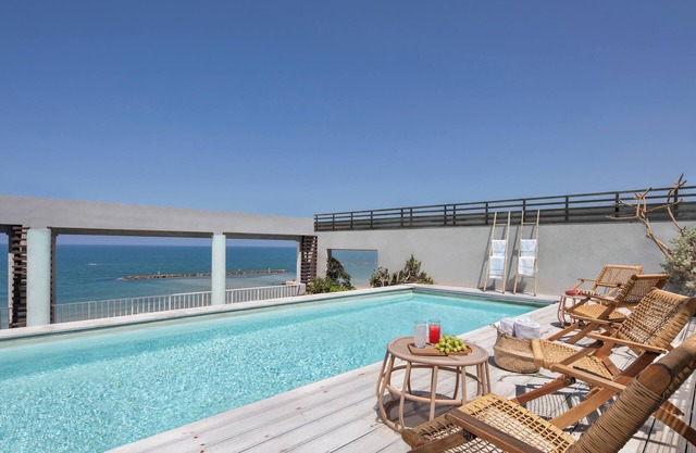 Font line Sea View Penthouse with a Private Pool