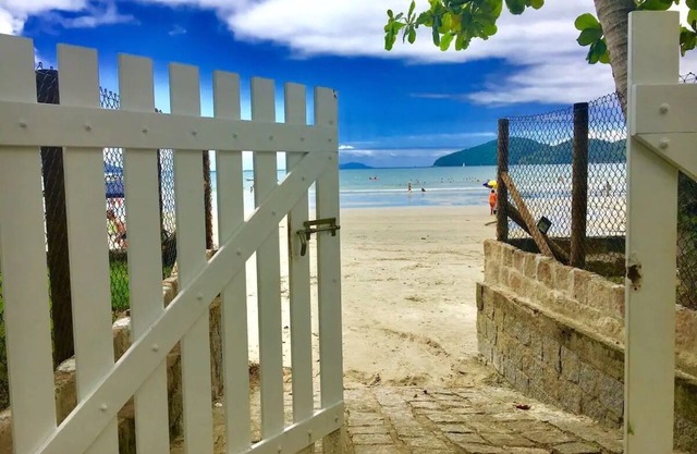 Foot in the Sand Cove House