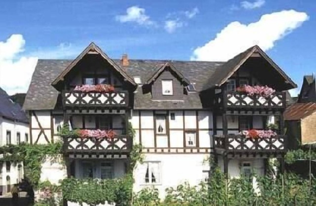 for 3 people in Ernst near Cochem