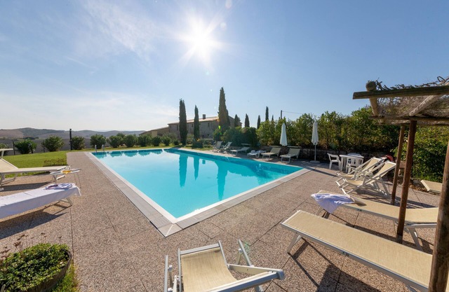 For groups, in the heart of Tuscany 40 km from Pisa airport