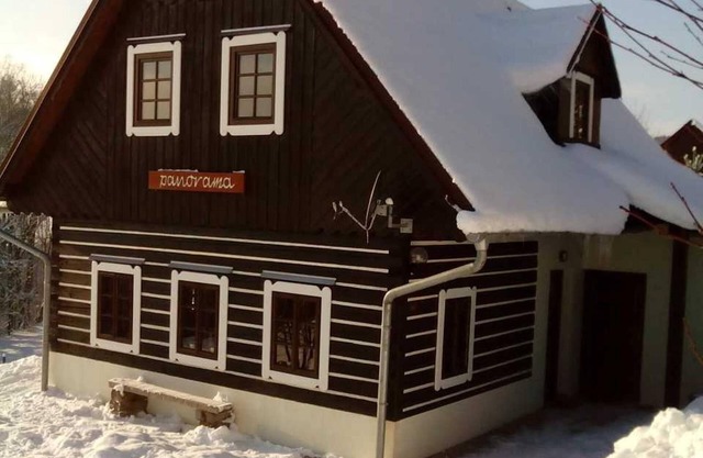 Forest-Edge Chalet in Bohemia
