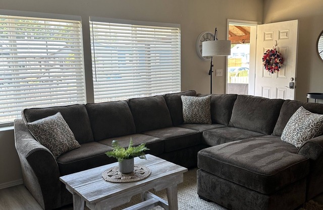 Forks, Wa. Home of Twilight Saga. Walk to Main Attractions. Sleeps 6