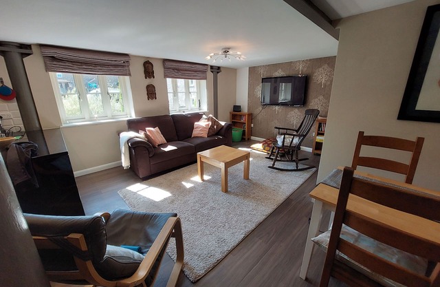 Former showhome with indoor pool & gym