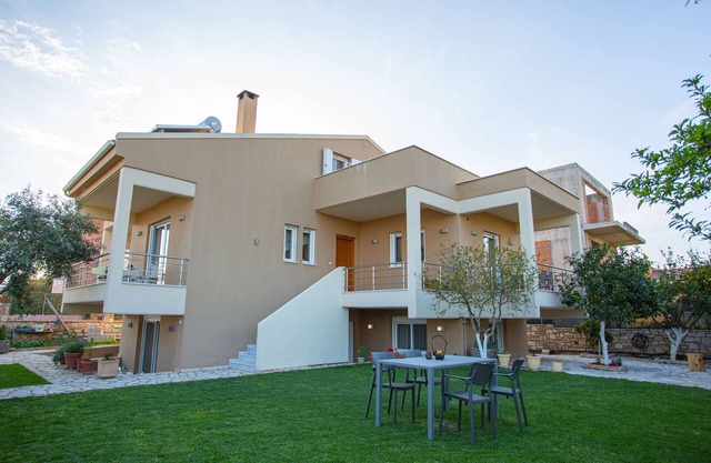 fou's luxury house