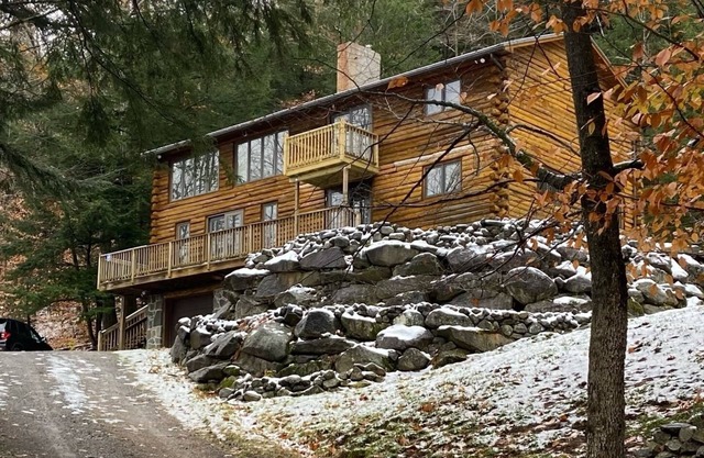 Fox Ridge - White Mtn. Elegance - EV charging on site - Waterville Valley Ski