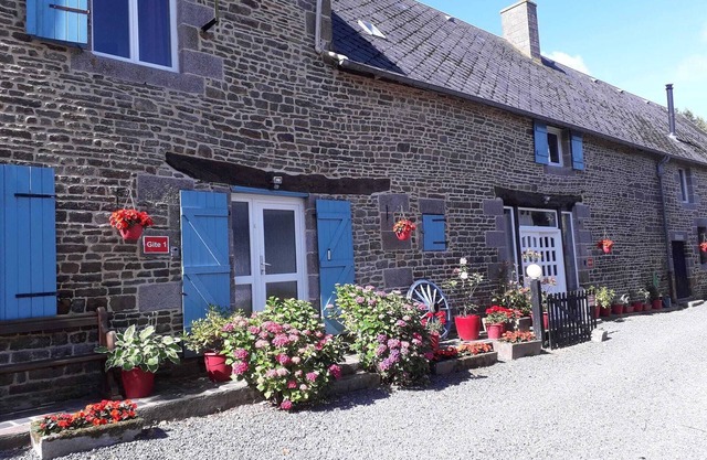 FOXES FARM GITE, NEAR MONT SAINT MICHEL, PERFECT COUNTRYSIDE RETREAT TO RELAX IN