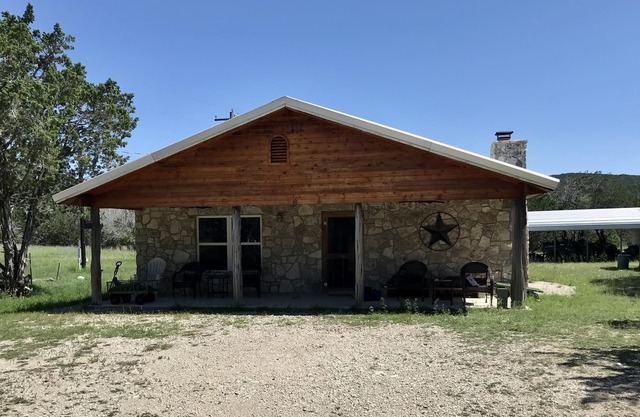 Frio River Cabin West LLC , instant booking available for FAMILY guests ONLY