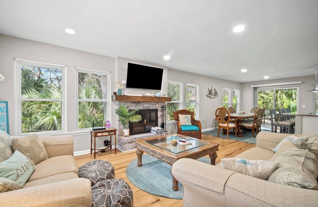 Frippin Graytful, Golf Cart Included, Pet Friendly - 120 Sea Otter