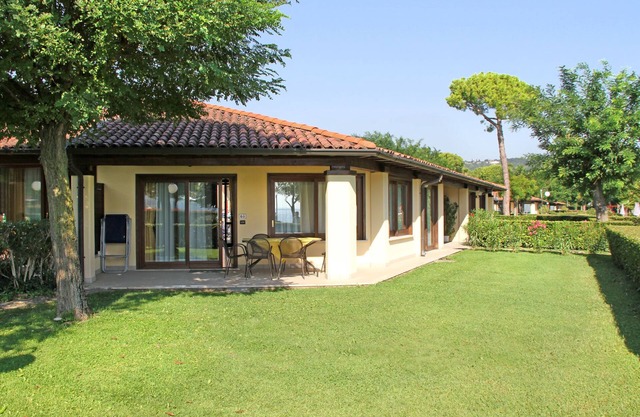 Front Lake Resort Le Corti del Lago by Interhome