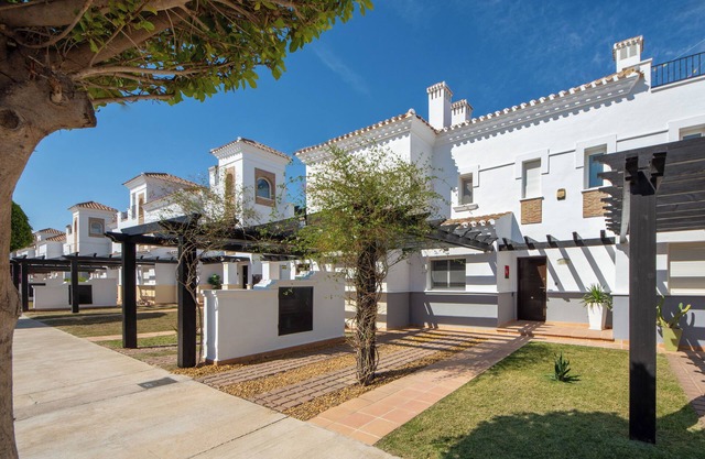 Front line views over the golf course