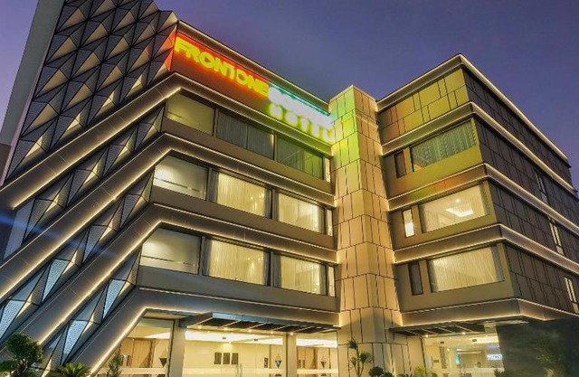 Front One Gosyen Hotel Salatiga