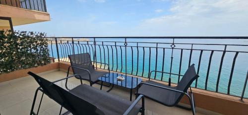 Front Sea ViewSpacious 3-Bedroom Apartment Sliema S3