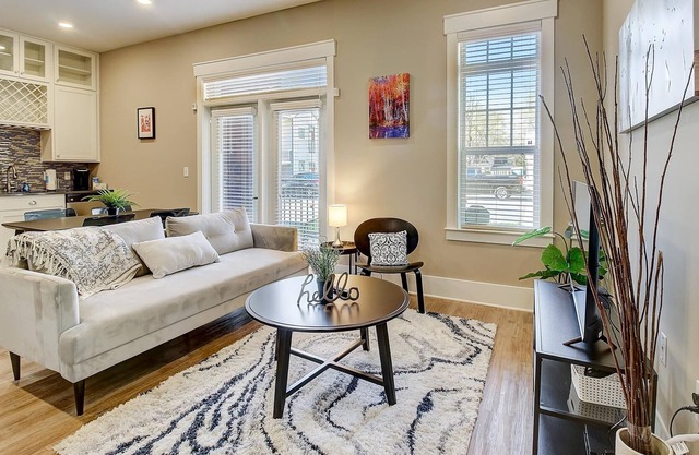 FRONTDESK Village at Commonwealth Apts Plaza Midwood Charlotte