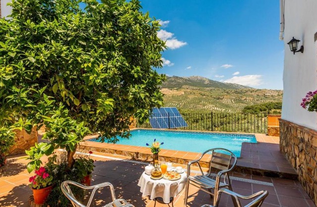 Fuente de la Gitana Rute by Ruralidays