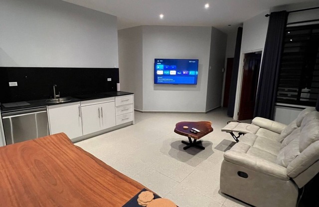 Fully airconditioned & luxurious apartments – Snowy Lodge – Garden View!