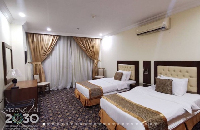 Fully Furnished 3 Rooms Serviced Apartment FOR RENT Sari St / UNIT 16