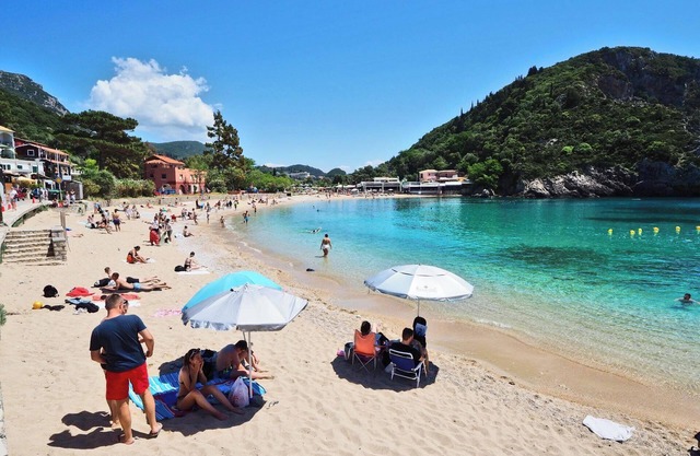 Fundana - Three Bedroom Villa, Sleeps 6