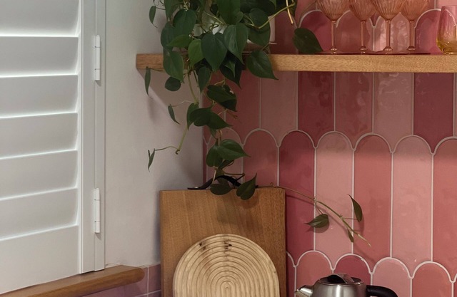 Funky beach unit in heart of Glenelg.