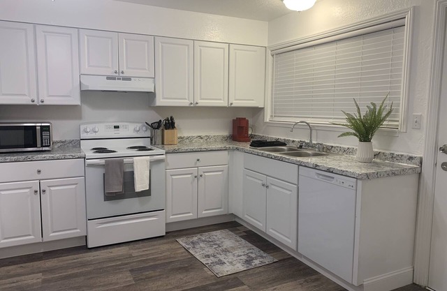 Furnished Midtown Reno Townhome Apt.