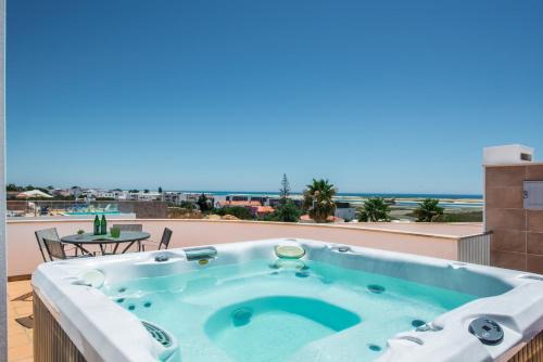 Fuseta Ria Resort - Villa Jasmine - Pool, Jacuzzi & Sea Views