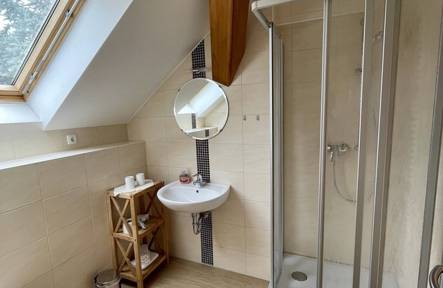 Gästezimmer mit Bezaubernden Garten und Koi-teich