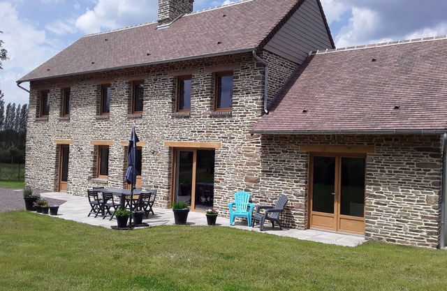 Gîte de Landemeure, PMR access, sleeps 10.