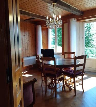 Gîte La petite maison horlogère jacuzzi & sauna , prêt de raquettes des neiges