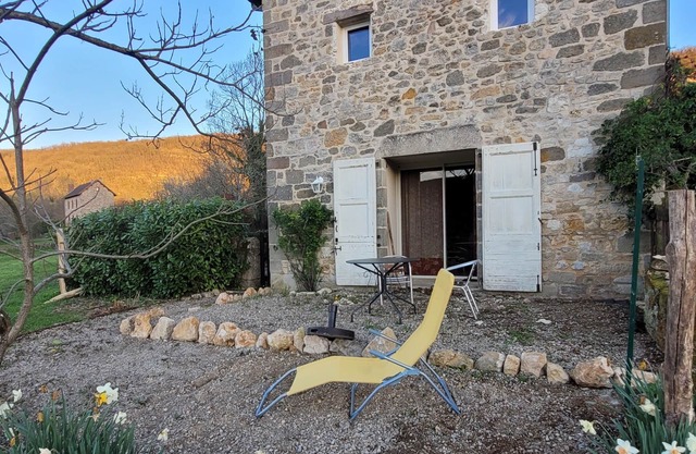 Gîte Pour 2 Personnes Avec Animaux Dans une Grange Près du Lot et de Figeac