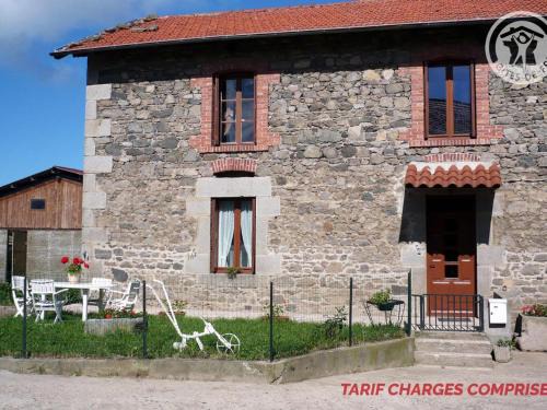 Gîte rural à Saint-Héand avec jardin privé et animaux admis - FR-1-496-144