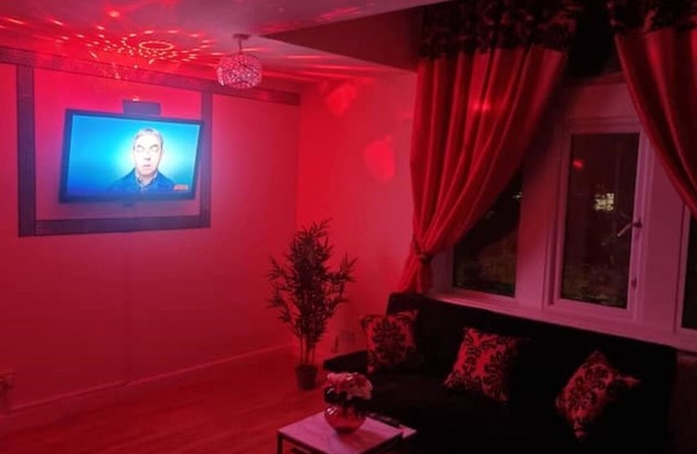 *G11H* for a cosy luxurious lovely stay + Free Parking + Free Fast WiFi