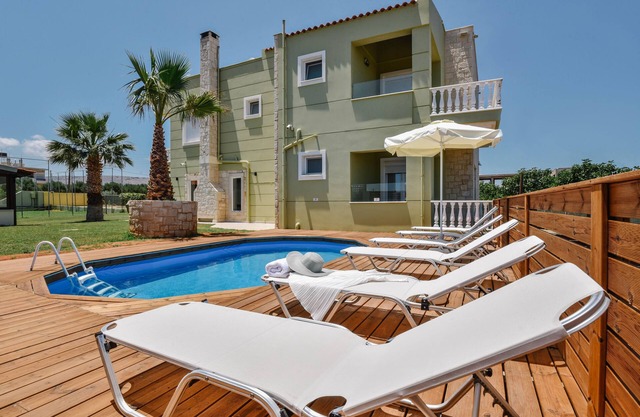 Gaia 6BDR villa w/private pool, garden by Hospi
