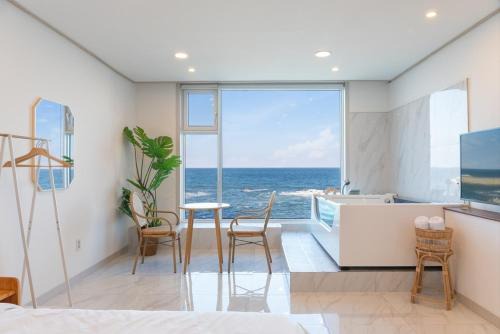 Gangneung Way Blue Spa Pension