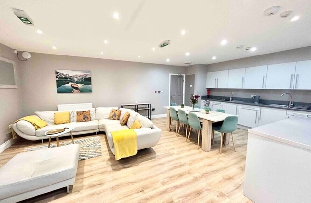 Garden En-suite Room Borehamwood