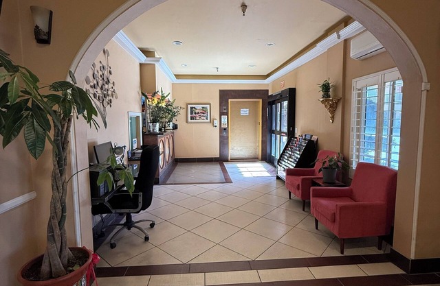 Garvey Inn Hotel - Taipei Inn, Monterey Park
