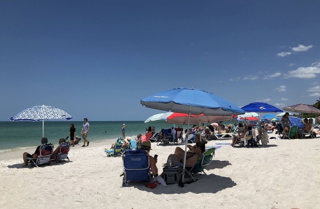 Gated community in the center of everything beautiful resort style pool spa gym