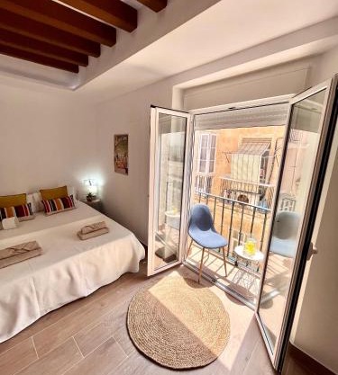 GATU PREMIUM Villa Flamenca , Preferente mayores de 25 años y familias