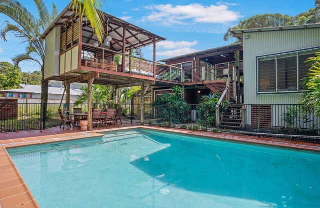 Gecko's Rest - Rainbow Shores. Executive Beach House - Pet Friendly Too! Wi-fi. Pool