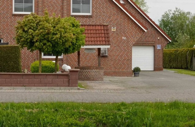 Gemütliche Ferienwohnung am Kanal im Herzen Ostfrieslands