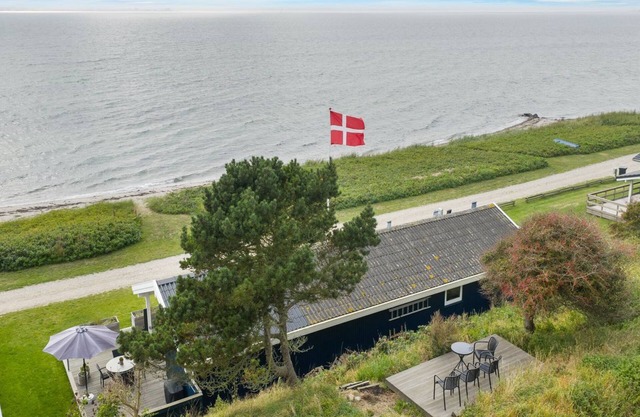 "Gertje" - 20m from the sea by Interhome